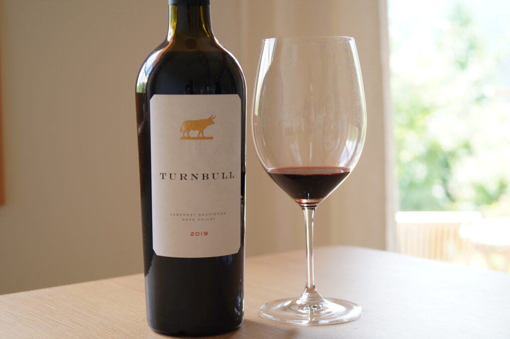 ワインはナパのカベルネソーヴィニヨン。TURNBULLというワインです。